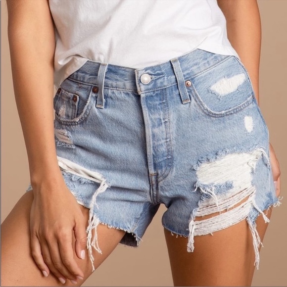 NWT LEVI’S 501 premium‎ denim shorts distressed size 32 - Picture 1 of 10